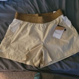 The North Face TNF Women's L Windwall 5" Outline Short Gardenia White Logo NWT